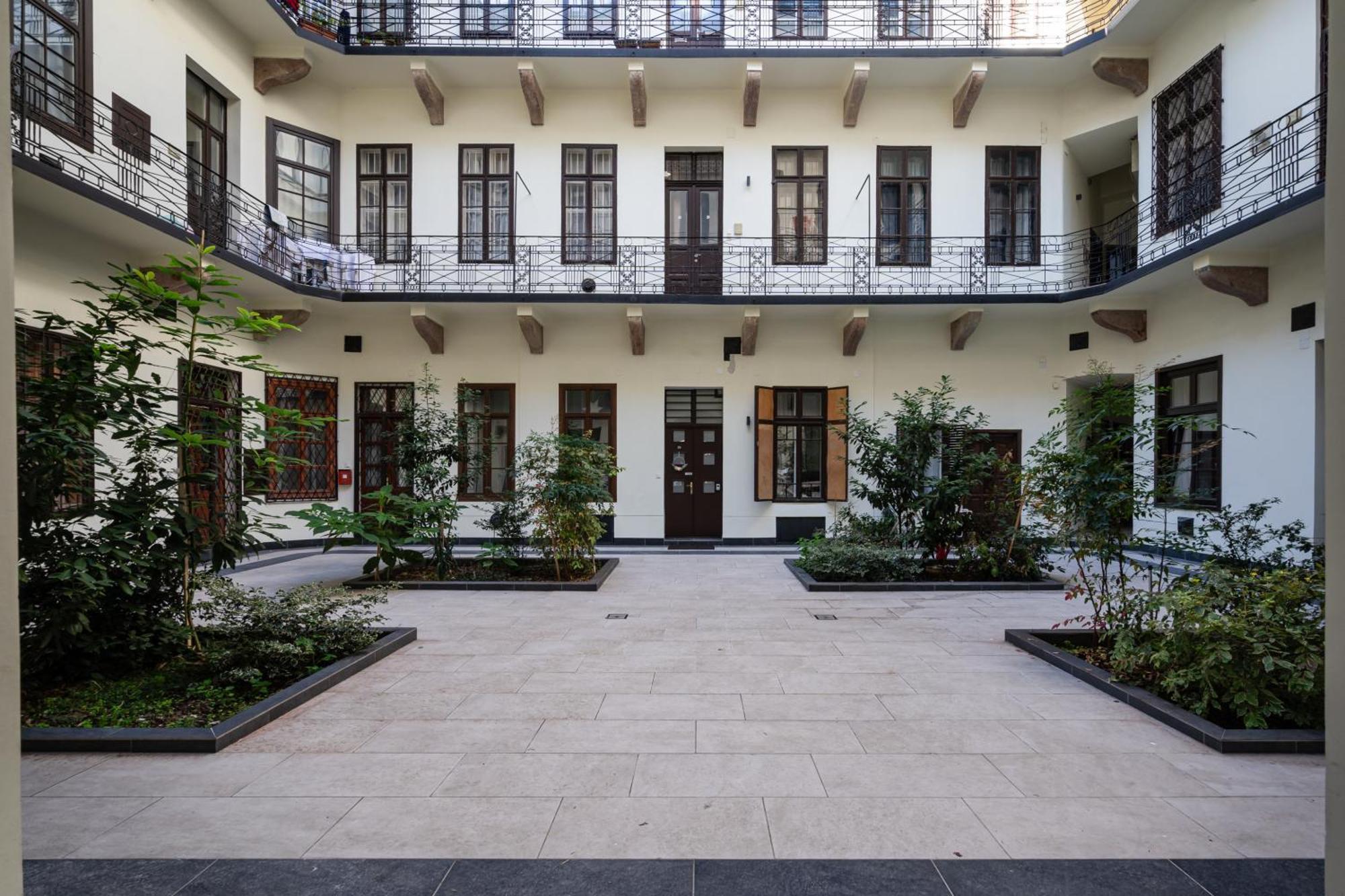 Kiraly 44 Luxury Apartment With Free Parking Budapest Kültér fotó